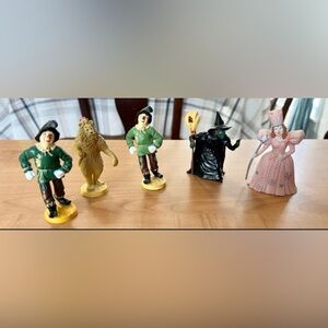 the wizard of oz mini figures lot of 5 witch/scarecrow/lion/Glenda Presents Loew